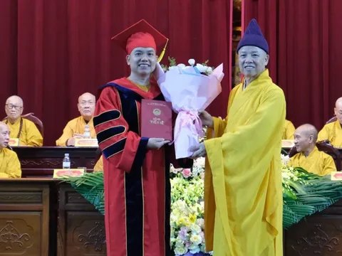Học viện Phật giáo Việt Nam tại Hà Nội trao bằng tiến sĩ Phật học thứ hai