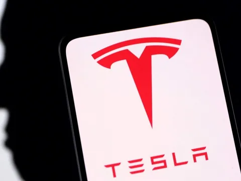 Kỹ sư 8 năm của Tesla từ chức, báo buộc Elon Musk thao túng dư luận