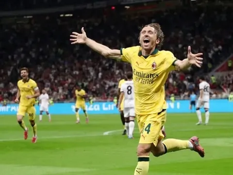 Luka Modric gia nhập “CLB ghi bàn ở tuổi 40”