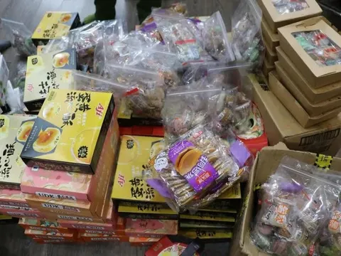 Nghệ An: Phát hiện hơn 4.000 bánh Trung thu nhập lậu, không rõ nguồn gốc