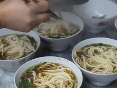Vì sao bữa sáng không nên ăn mì? Không chỉ mì, 3 loại thực phẩm này cũng cần tránh xa