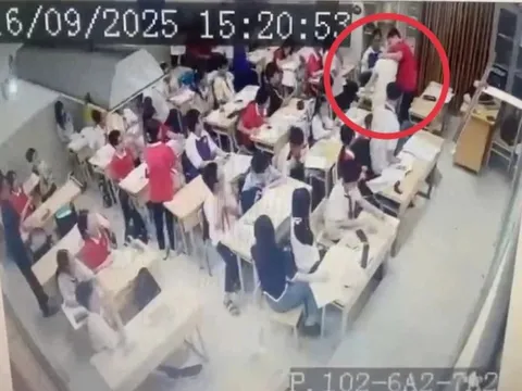 Vụ nam sinh lớp 7 túm tóc, quật ngã giáo viên ở Hà Nội: Chưa có hồ sơ sức khỏe học sinh, công an vào cuộc