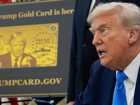Mỹ bán "Thẻ Vàng Trump", "Thẻ Bạch kim Trump" với giá 1-5 triệu USD