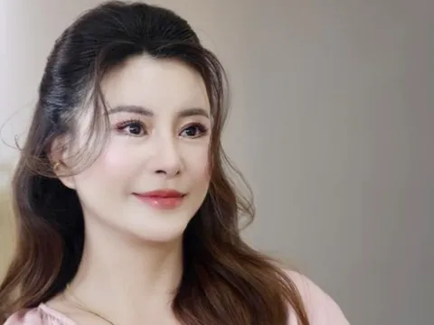 NSƯT Kim Oanh hiếm hoi lộ diện sau "trùng tu nhan sắc"