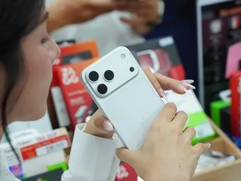 Không mua iPhone 17 thì thôi, đã mua là phải biết "mánh" này: Trợ giá 7,5 triệu, kèm sim có 600GB/tháng