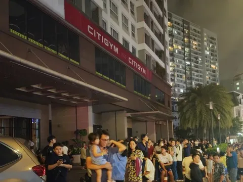 Cháy ở chung cư TPHCM: 'Chuông inh ỏi, tôi bế con chạy vội, nhiều trẻ nhỏ khóc thét'