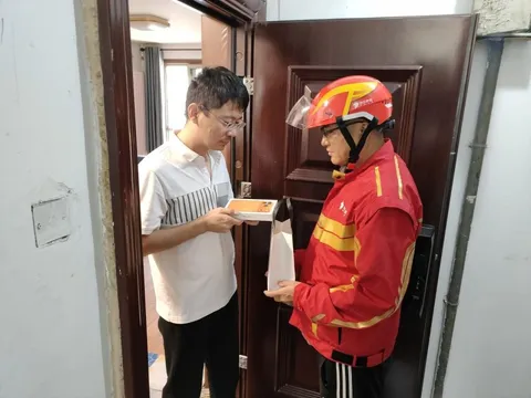 Không cần chen chúc xếp hàng, người Trung Quốc mua iPhone 17 nhanh như đặt đồ ăn