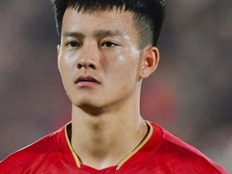 Hot boy miền Tây Nguyễn Thanh Nhàn: Visual đỉnh nhất U23 Việt Nam, 22 tuổi đã lên chức bố