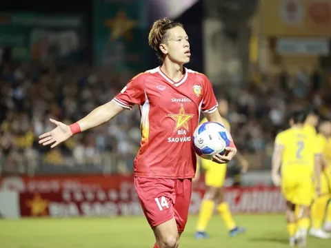 Clip: Cầu thủ Việt kiều Viktor Lê tỏa sáng ở trận derby xứ Nghệ