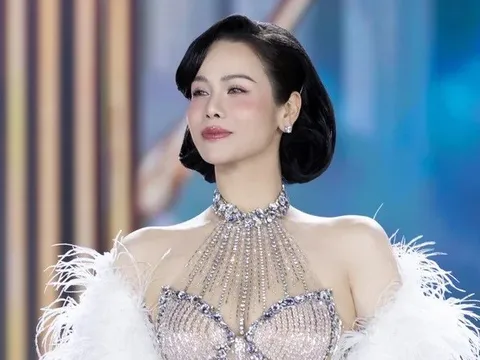 Ca sĩ Nhật Kim Anh ra mặt bênh vực tình mới của chồng cũ