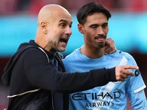 Pep bảo vệ chiến thuật của Man.City trong trận hòa Arsenal