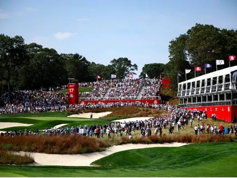 Ryder Cup 2025: Lễ khai mạc phải dời lịch vì mưa bão, vé VIP 35.000 USD gây sốc