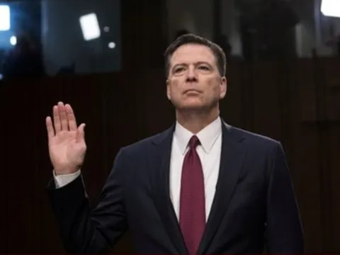 Cựu giám đốc FBI James Comey bị truy tố