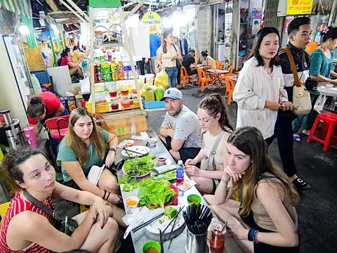 'Cầm tay chỉ việc' để hộ kinh doanh lớn tuổi xuất được hóa đơn điện tử