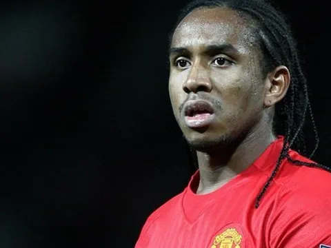 Cựu sao Man United đối diện án tù vì trốn nghĩa vụ