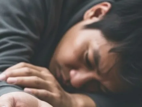 Ngã gục bất tỉnh sau khi uống 3 viên thuốc hàng xóm cho