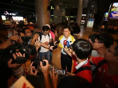 Kỳ thủ Lại Lý Huynh nhận thưởng tiền tỷ đồng sau ngôi vô địch thế giới 2025