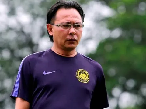 Cựu HLV Malaysia thốt lên câu cay đắng, cựu bộ trưởng tố cáo "âm mưu hãm hại bóng đá Malaysia"