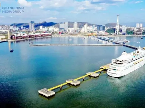 Quảng Ninh tung "đòn kép" với sản phẩm du lịch tái xuất sau 1 thập kỷ, khách Trung Quốc kéo đến nườm nượp