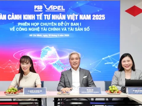 Tỉ phú Nguyễn Thị Phương Thảo kể chuyện cùng ông Trương Gia Bình bàn cách “giải cứu” HOSE