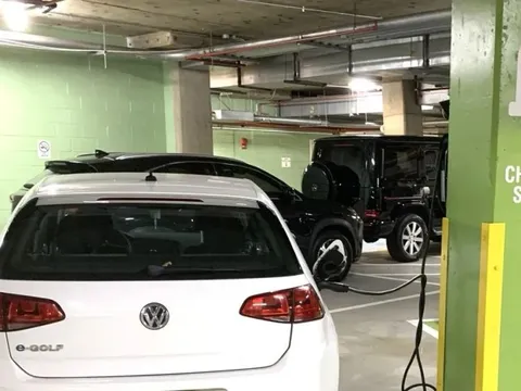 Tesla, GM dẫn đầu doanh số bán xe điện tại Mỹ