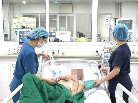 Cứu sống cụ ông 90 tuổi ngừng tim vì nghẹn cơm trong bữa tối