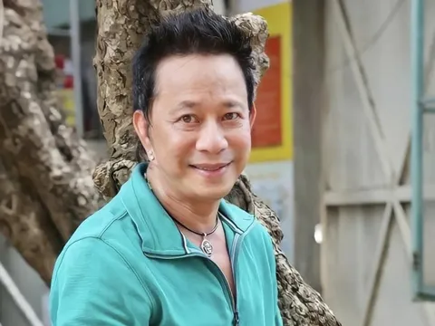 Nam danh hài thời trẻ là tay chơi xe hiệu khét tiếng, tuổi 70 về bán cơm tấm cùng vợ kém 29 tuổi