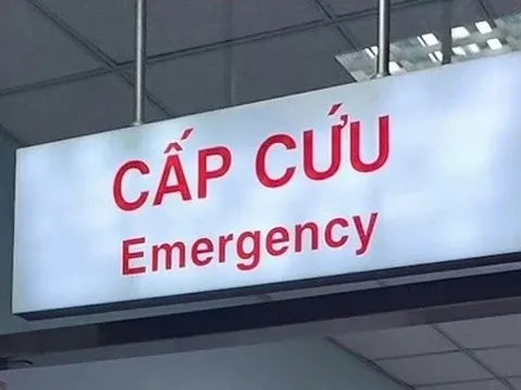 Bé 2 tuổi nhập viện cấp cứu khi đang đứng chơi xem pháo hoa vui Trung thu