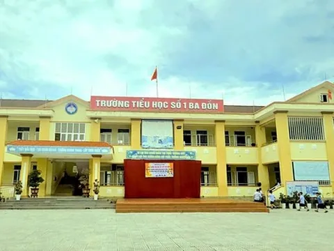 Nữ hiệu trưởng nói gì về khay cơm 25.000 đồng gây "bão" ở Quảng Trị?