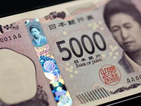 Đồng yên chạm đáy 2 tháng, Nikkei 225 lập đỉnh 2 phiên liên tiếp: Mọi ánh mắt đổ dồn vào chính trị Nhật Bản