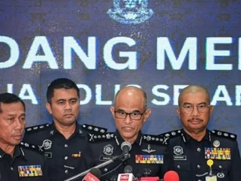 Mẹ vợ tuyển thủ Malaysia bị bắt trong đường dây làm giả hộ chiếu