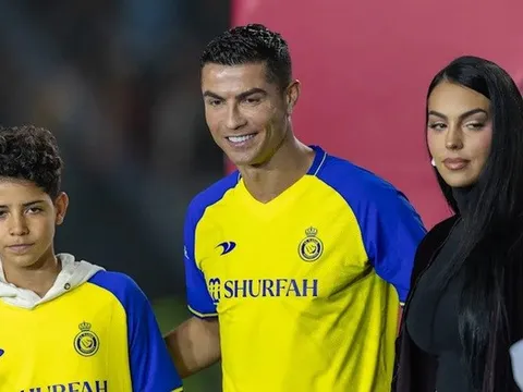 Phản ứng của Ronaldo khi gia đình khuyên giải nghệ