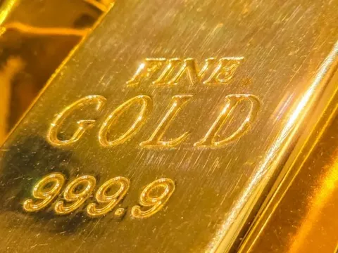 Vàng thế giới lần đầu tiên trong lịch sử đạt giá 4.000 USD/ounce, duy trì vị thế tài sản trú ẩn
