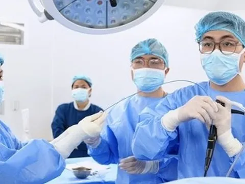 Từ Canada về Việt Nam chữa ung thư