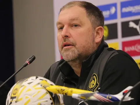 HLV Malaysia "bỏ ngoài tai" án phạt của FIFA, nói cứng trước nguy cơ bị xử thua tuyển Việt Nam