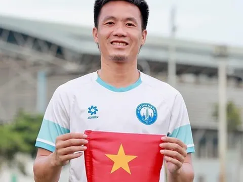 Cầu thủ ĐT Việt Nam Tô Văn Vũ cùng đồng bào cả nước chung tay hướng về Thái Nguyên