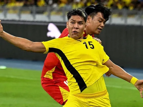 Cựu HLV tuyển Việt Nam chê LĐBĐ Malaysia yếu kém, thua xa Lào: "Nếu cứ thế, họ nên từ chức"