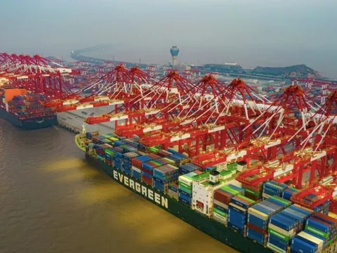 Tổng thống Mỹ Trump dịu giọng sau khi dọa áp thuế 100% với Trung Quốc
