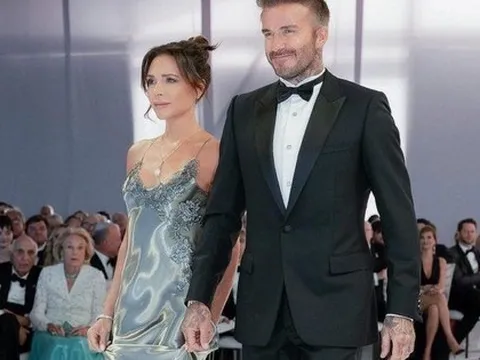 Vì sao Victoria Beckham chỉ ăn 2 món suốt 25 năm?