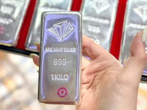 Giá bạc trong nước lập kỷ lục mới
