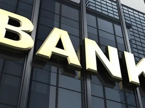 Sau chuyển giao bắt buộc, một ngân hàng đóng cửa 1/4 số chi nhánh
