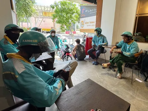 Xanh SM Ngon nhập cuộc: Cuộc đua giao đồ ăn thêm khốc liệt, thế song mã của GrabFood - ShopeeFood có lung lay?