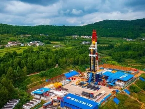 Khoan sâu hơn 10.000m, quốc gia láng giềng của Việt Nam tìm thấy "túi mù", kết quả ngoài sức tưởng tượng