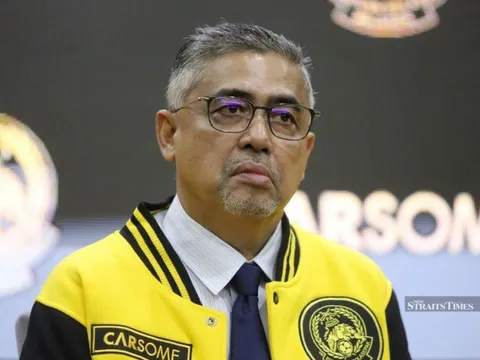 LĐBĐ Malaysia đình chỉ Tổng Thư ký vì bê bối nhập tịch cầu thủ