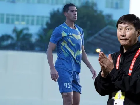 Đỗ Hoàng Hên chưa thể thi đấu, HLV Kim Sang-sik sắp có viện binh "khổng lồ"