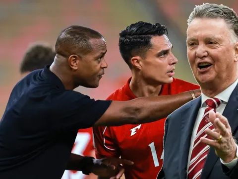 NÓNG: Indonesia sắp mời Louis van Gaal thay Patrick Kluivert?