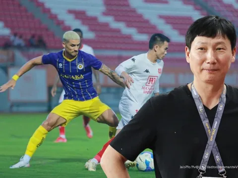 HLV Kim Sang-sik có hành động khẩn, "tân binh" Đỗ Hoàng Hên chờ ngày lên ĐT Việt Nam