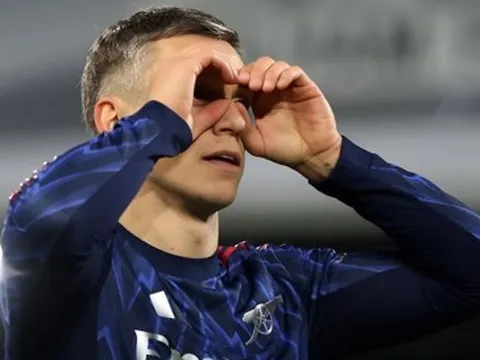 Kết quả vòng 8 Ngoại hạng Anh: Arsenal vững ngôi đầu