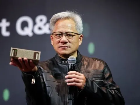 CEO Nvidia tiết lộ 'sốc': Thị phần chip AI tại Trung Quốc rơi từ 95% xuống còn 0%