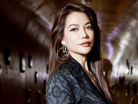 Diễn viên Trương Ngọc Ánh gây chú ý khi công khai thân mật bên người đàn ông lạ